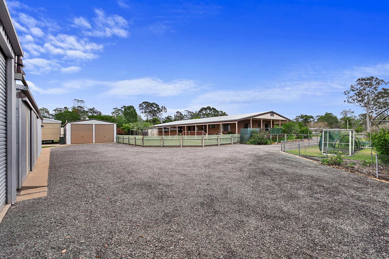 137 Philip Drive, Teddington  QLD  4650