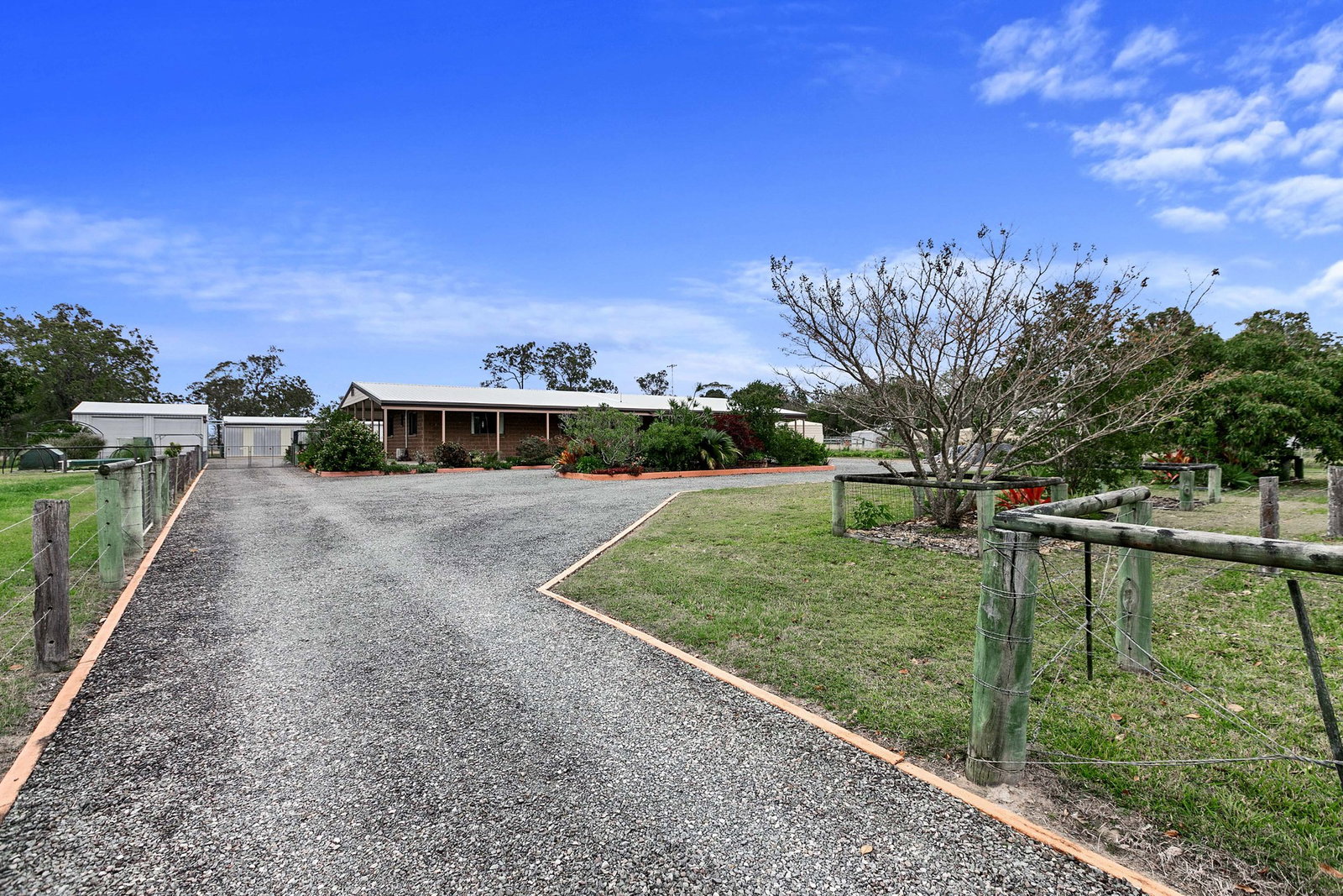 137 Philip Drive, Teddington  QLD  4650