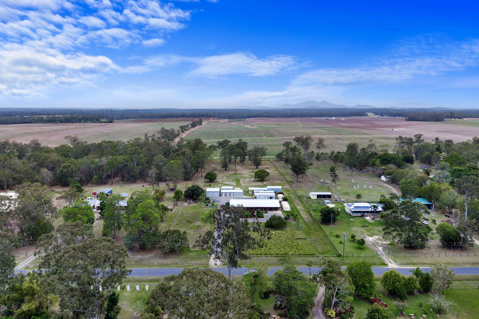 137 Philip Drive, Teddington  QLD  4650