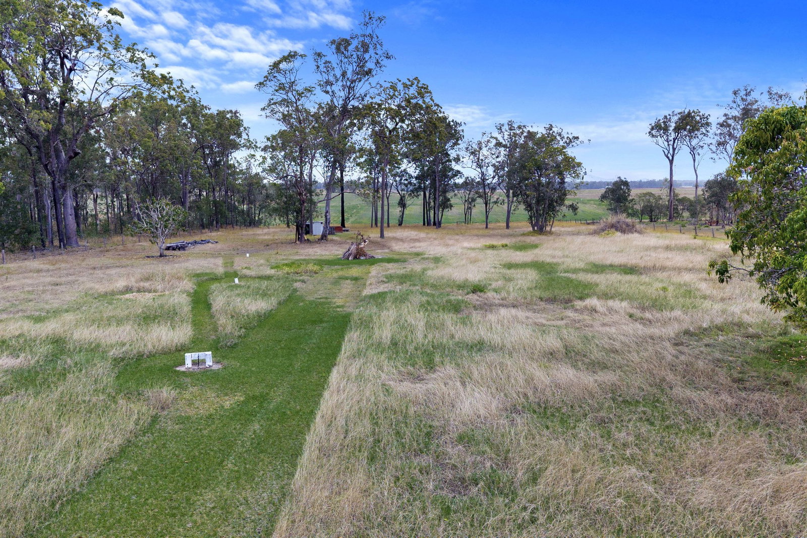 137 Philip Drive, Teddington  QLD  4650