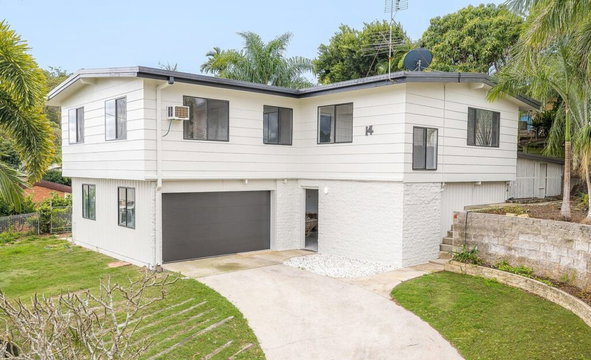 14 Bauhinia Street, Kin Kora  QLD  4680