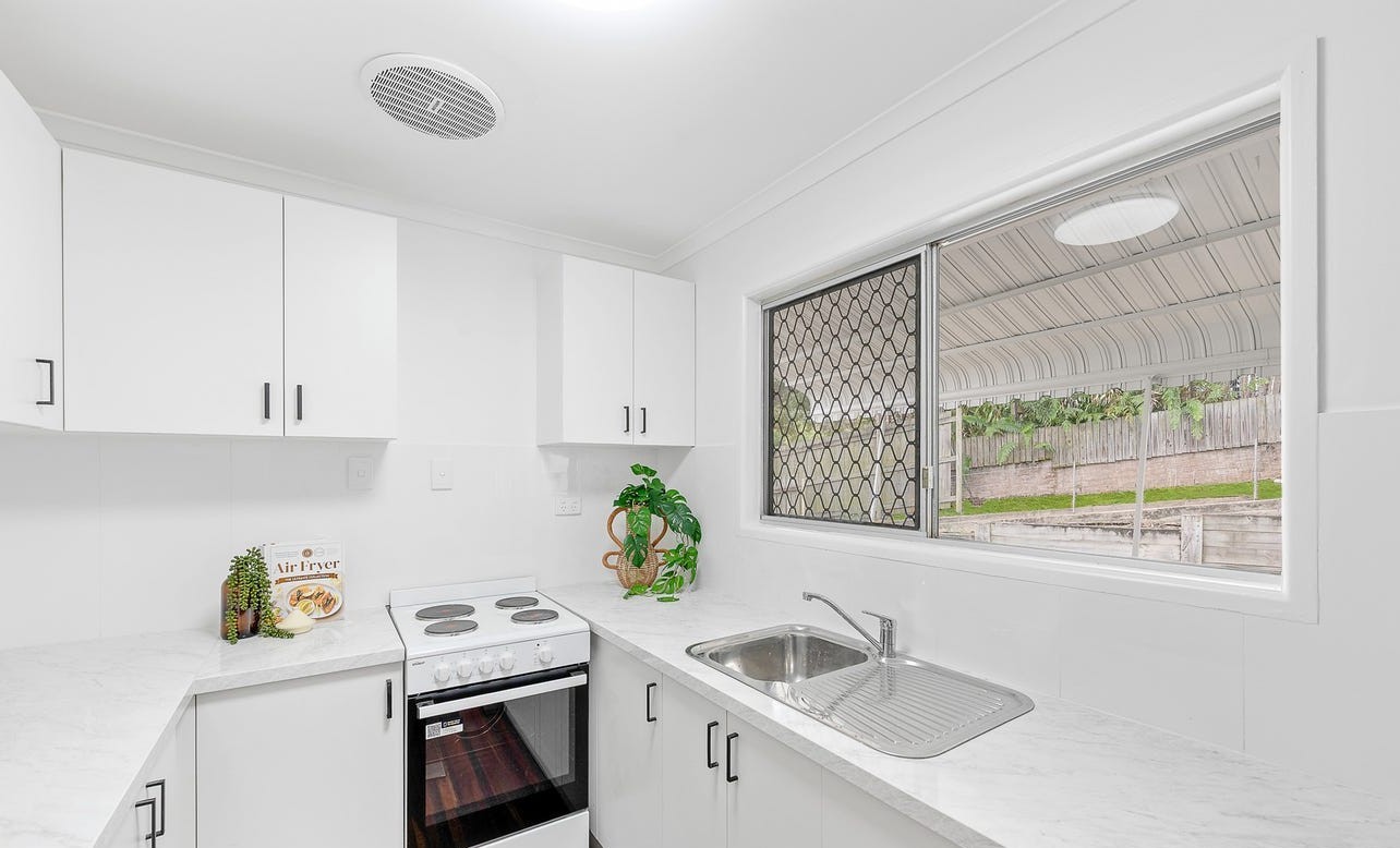 14 Bauhinia Street, Kin Kora  QLD  4680