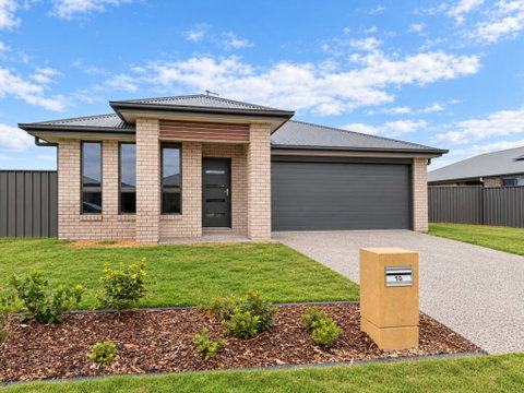 10 Gull Street, Woodgate  QLD  4660