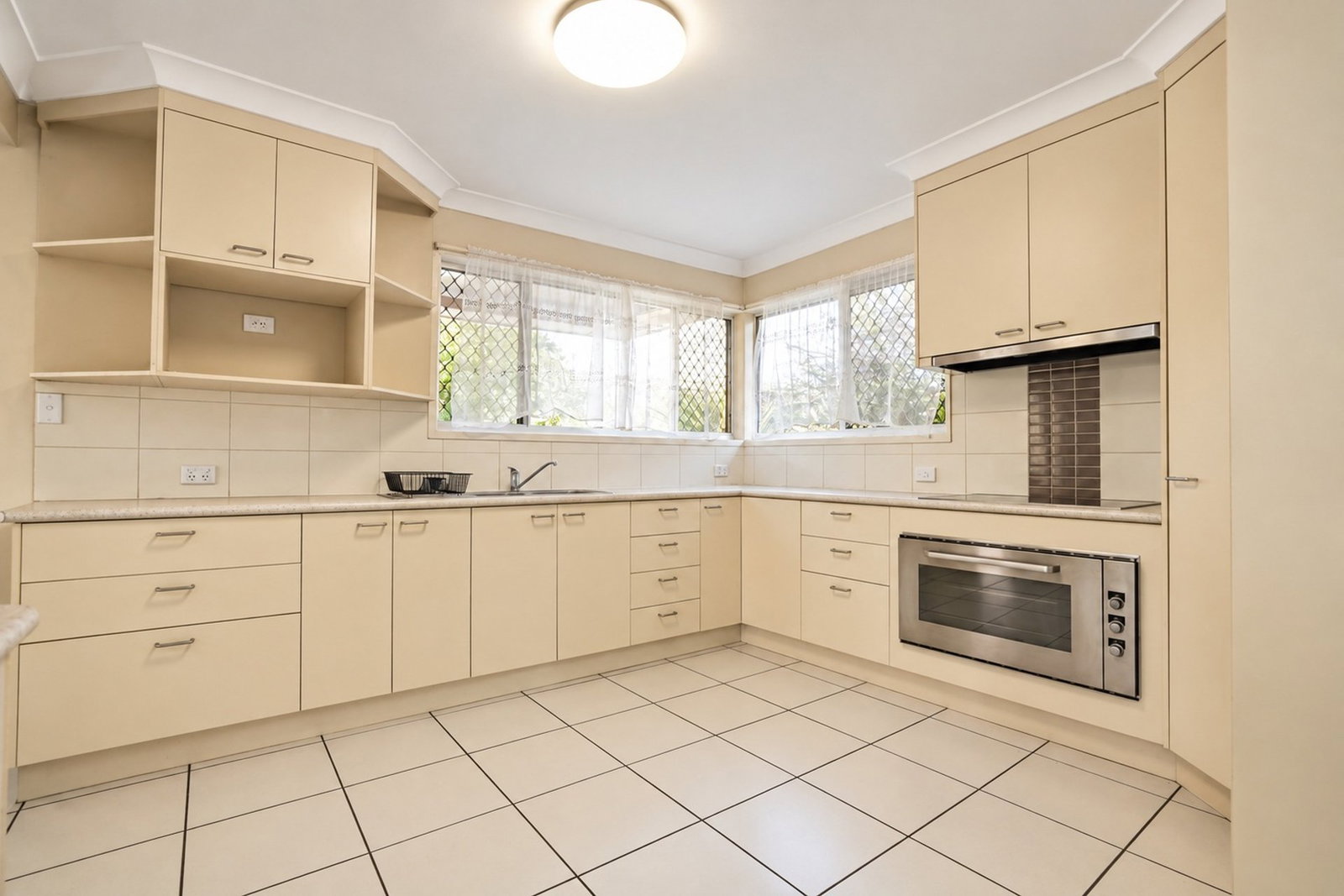 31 Scotton Street, Kepnock  QLD  4670