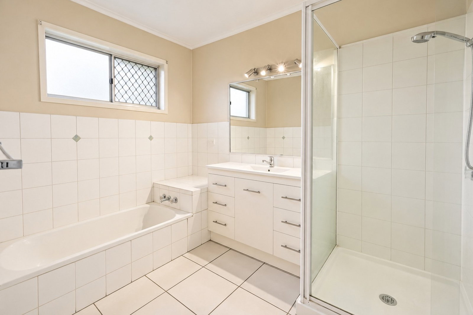 31 Scotton Street, Kepnock  QLD  4670