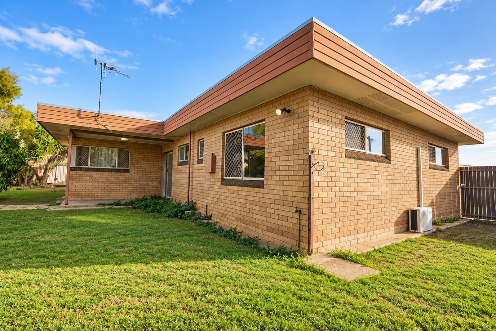 31 Scotton Street, Kepnock  QLD  4670