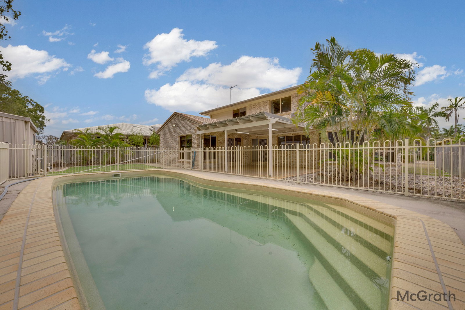 13 Barrine Close, Clinton  QLD  4680