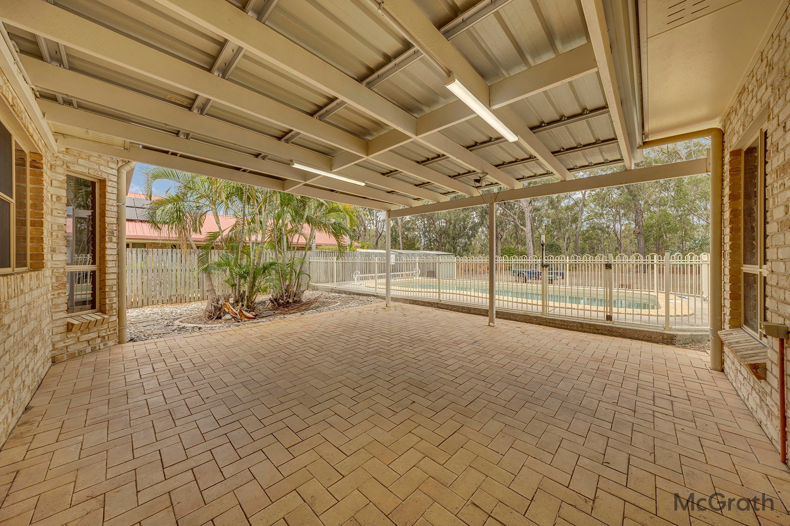 13 Barrine Close, Clinton  QLD  4680