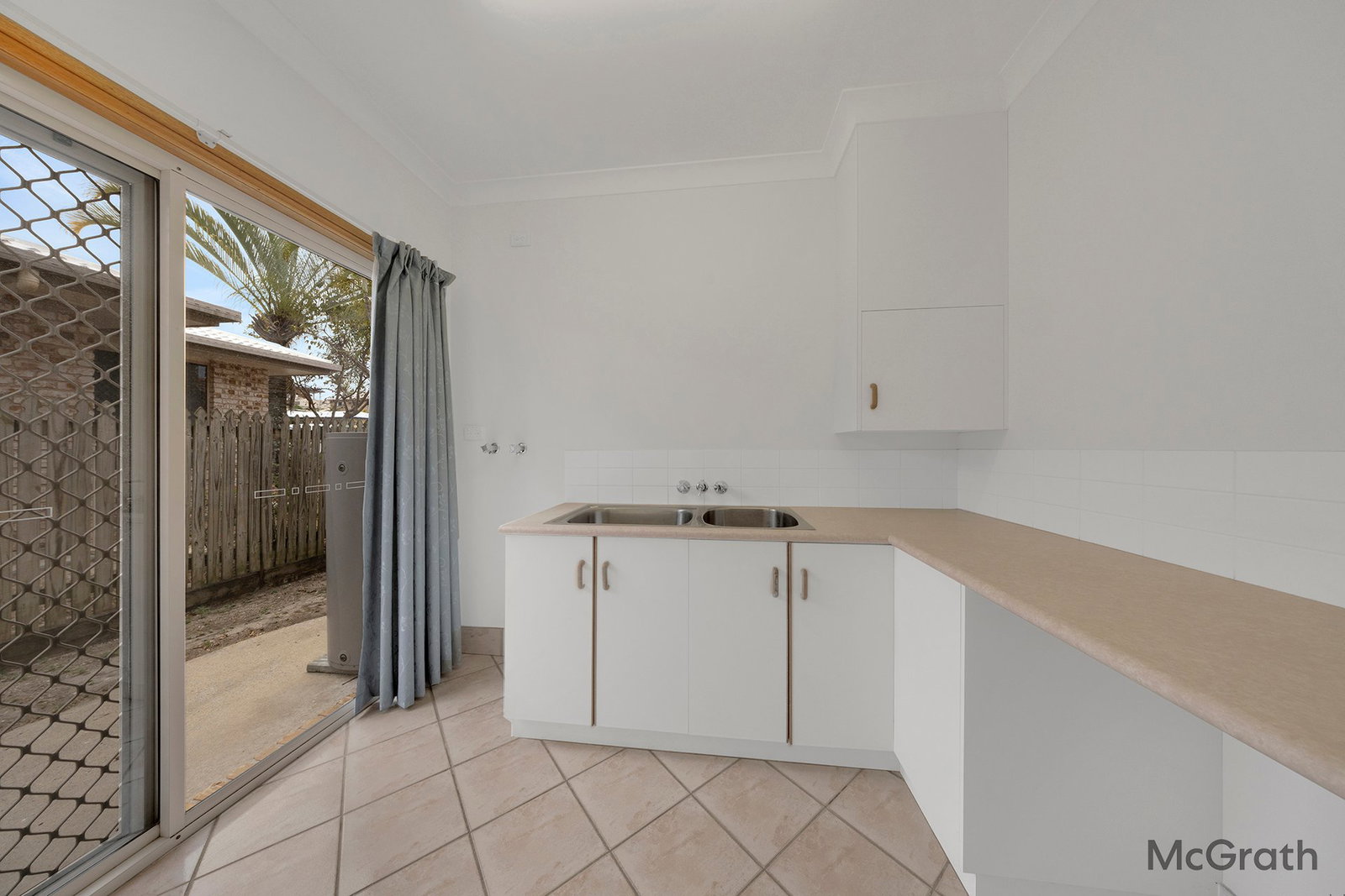 13 Barrine Close, Clinton  QLD  4680