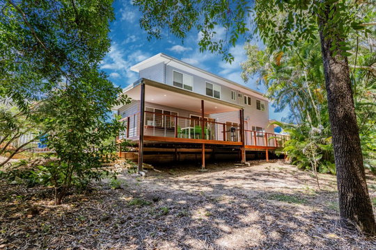 10 Beach Houses Estate Road, Agnes Water  QLD  4677