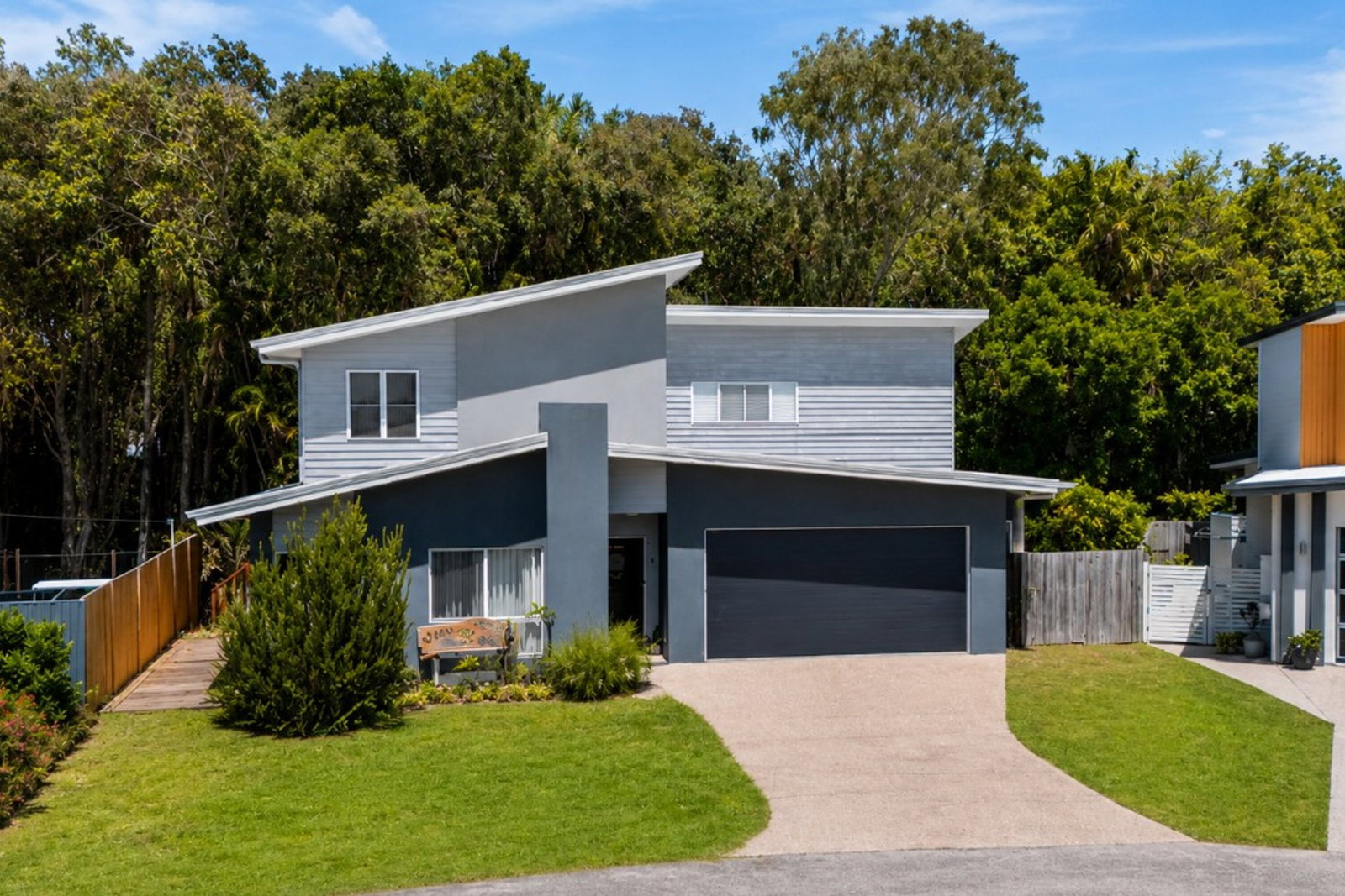10 Beach Houses Estate Road, Agnes Water  QLD  4677