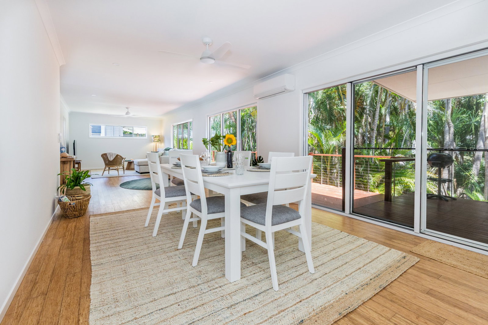 10 Beach Houses Estate Road, Agnes Water  QLD  4677