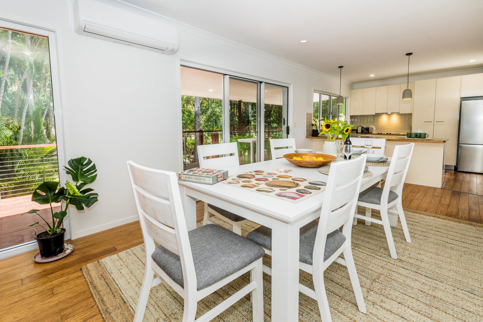 10 Beach Houses Estate Road, Agnes Water  QLD  4677