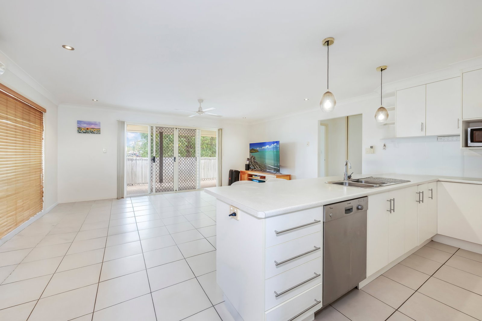 10 Tree Close, Thabeban  QLD  4670