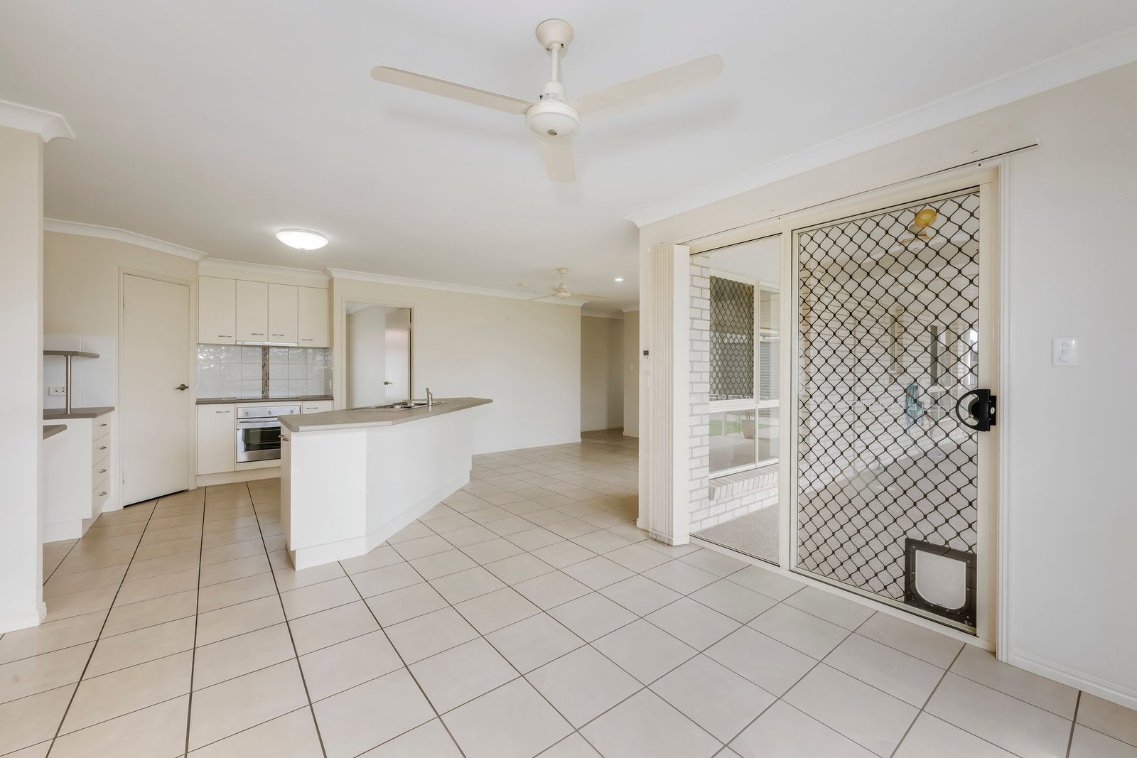 5 Halloran Court, Thabeban  QLD  4670