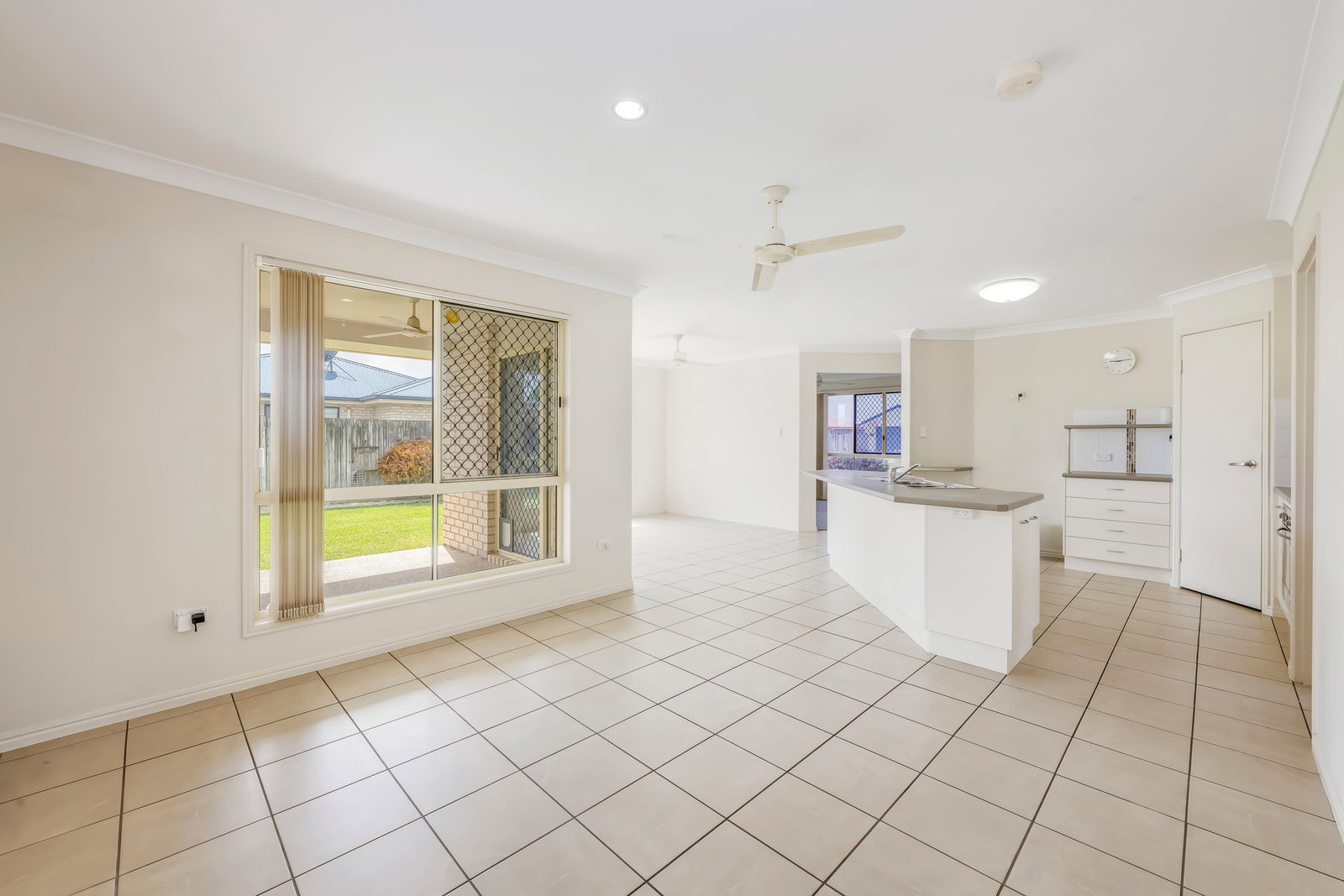 5 Halloran Court, Thabeban  QLD  4670