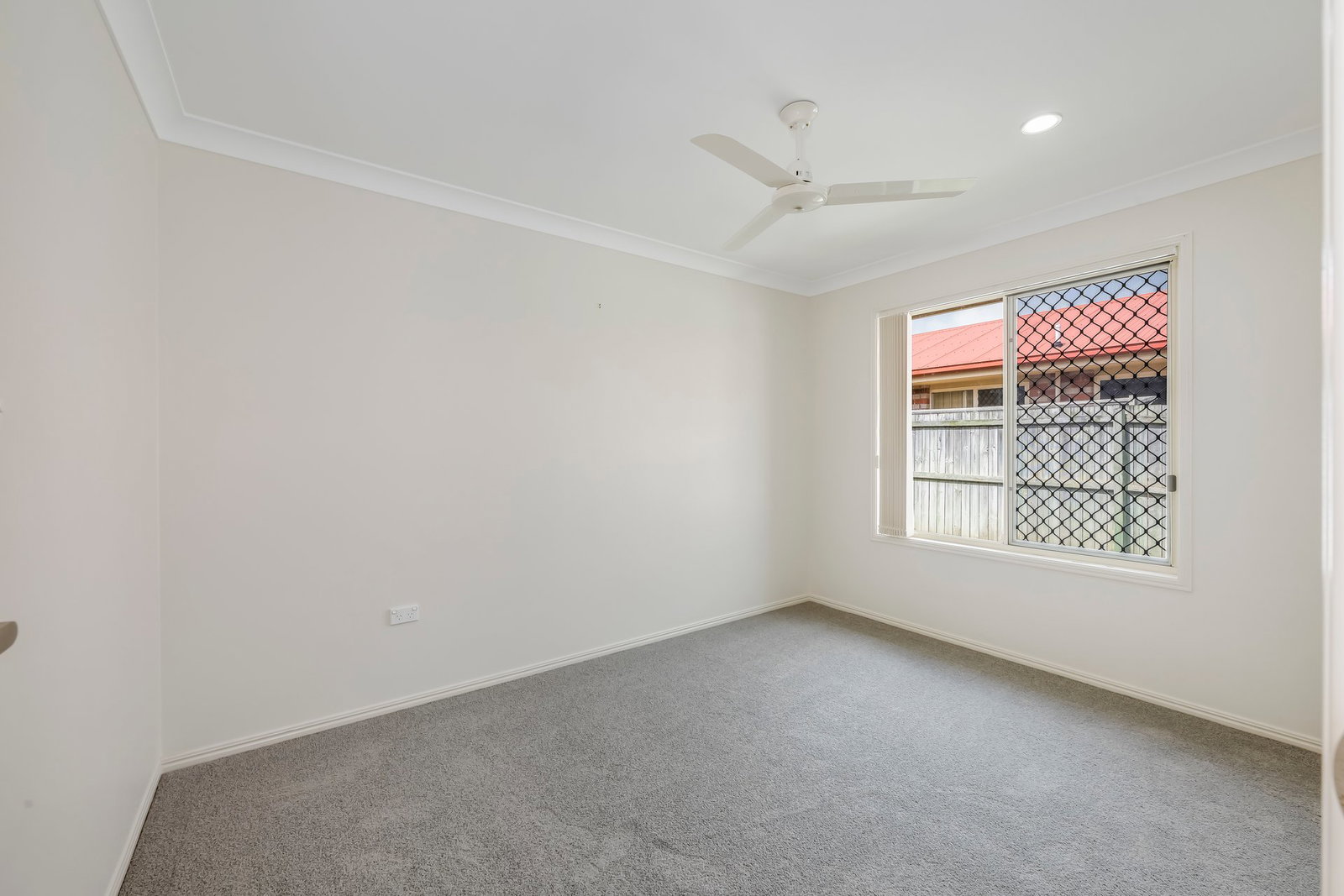 5 Halloran Court, Thabeban  QLD  4670