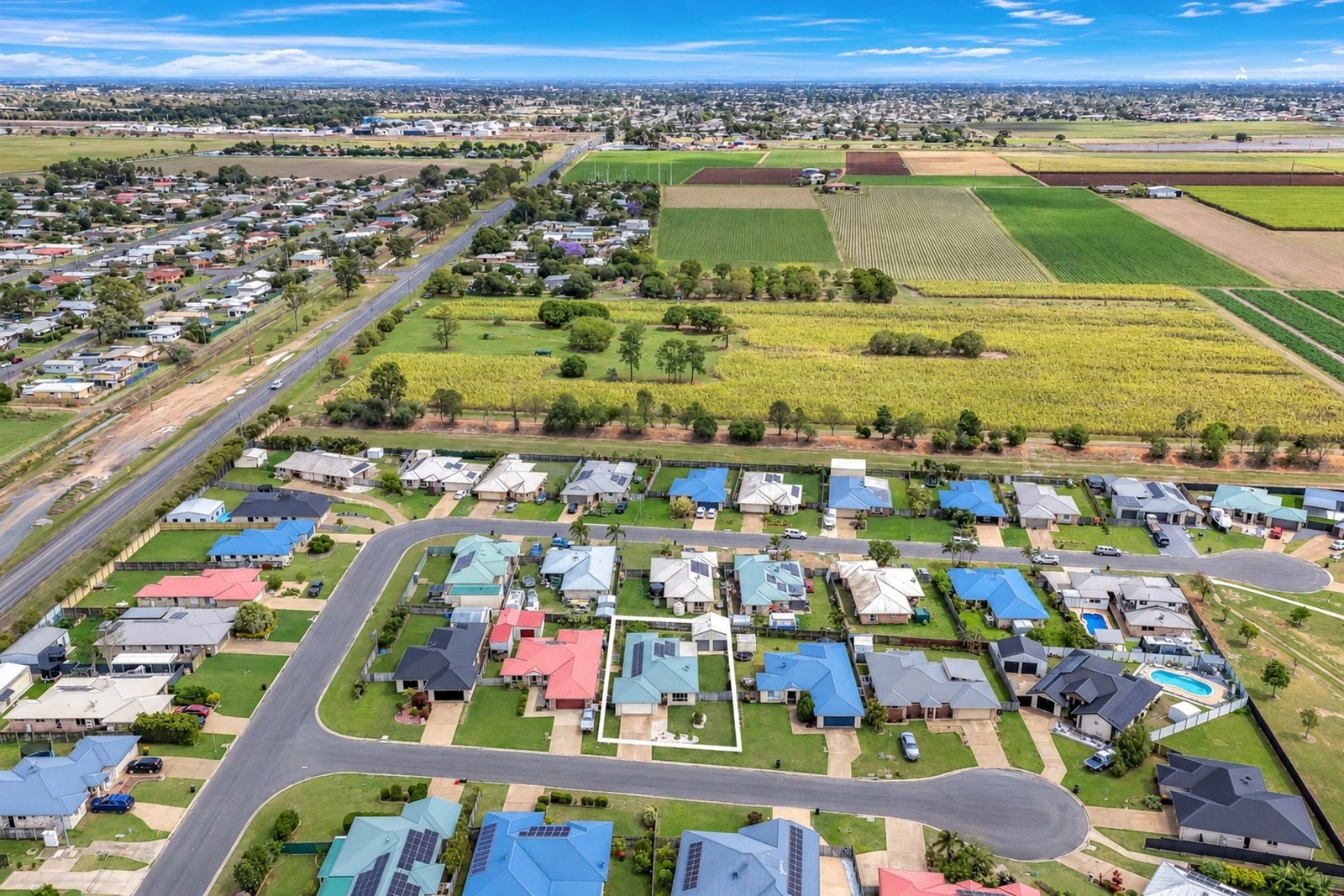 5 Halloran Court, Thabeban  QLD  4670