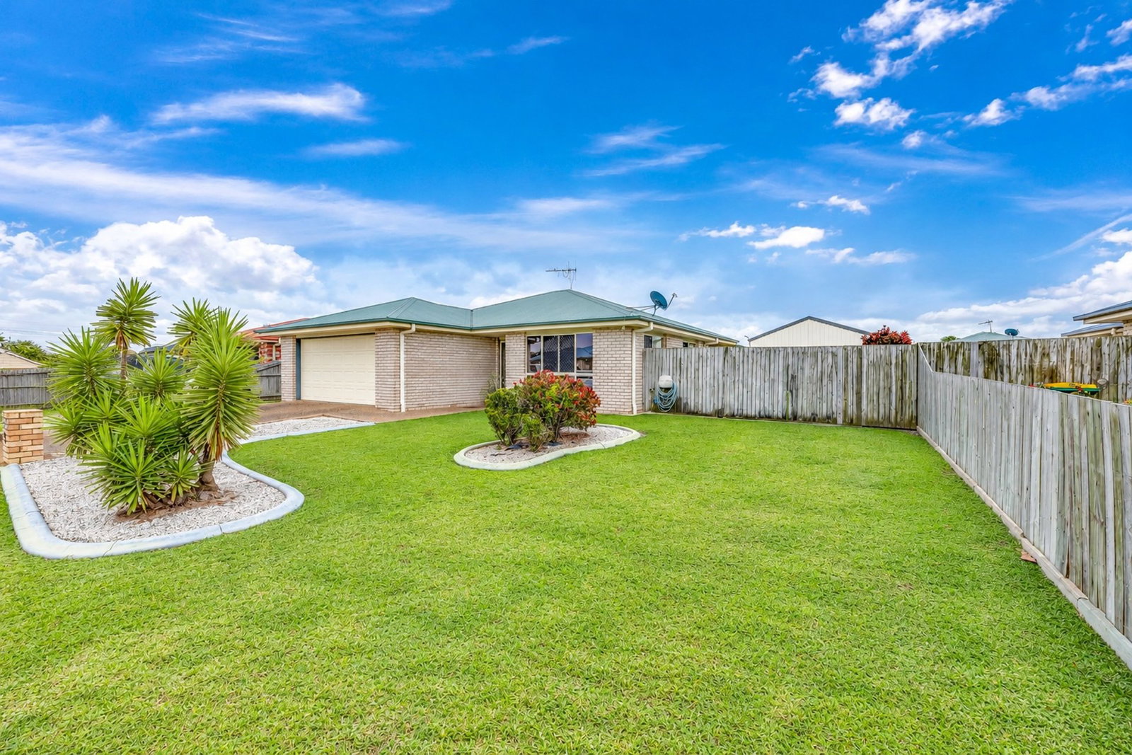 5 Halloran Court, Thabeban  QLD  4670