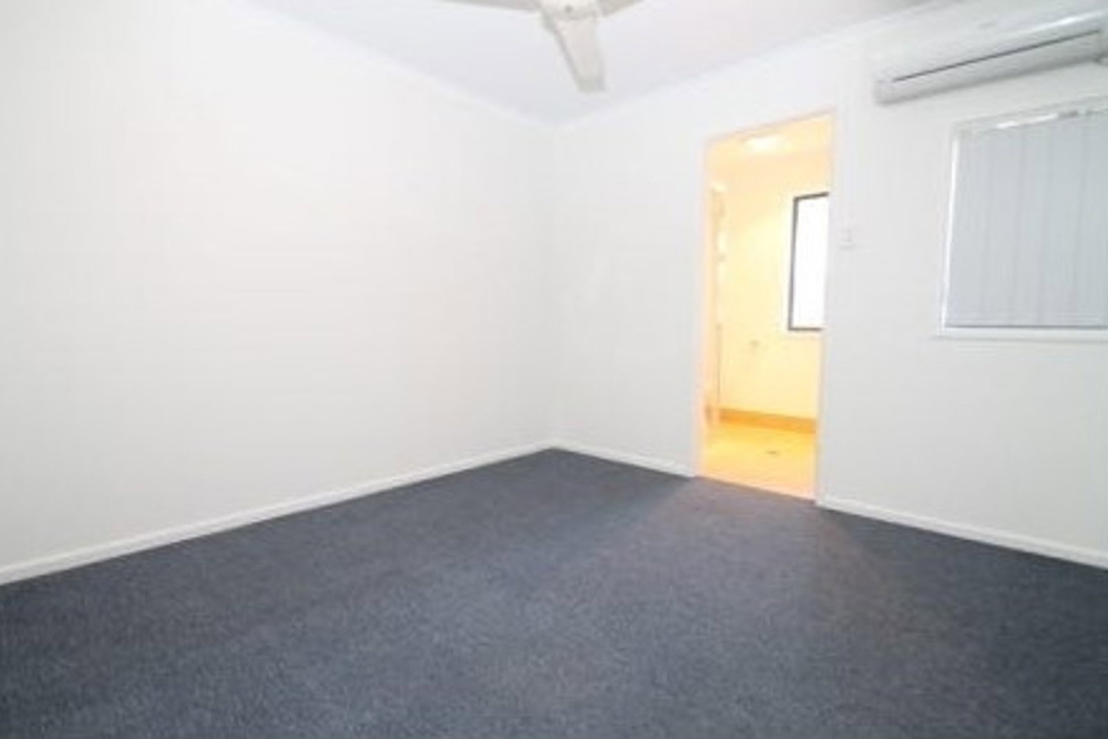 2/50 Marten Street, South Gladstone  QLD  4680