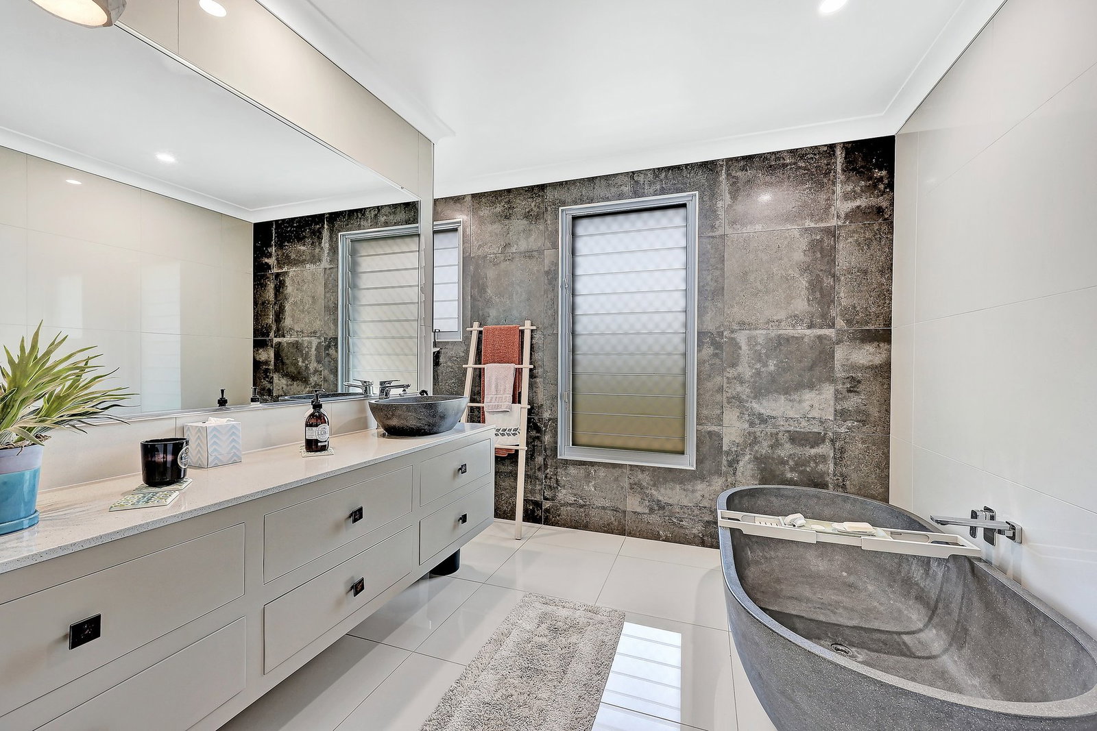141 Seaview Road, Bargara  QLD  4670