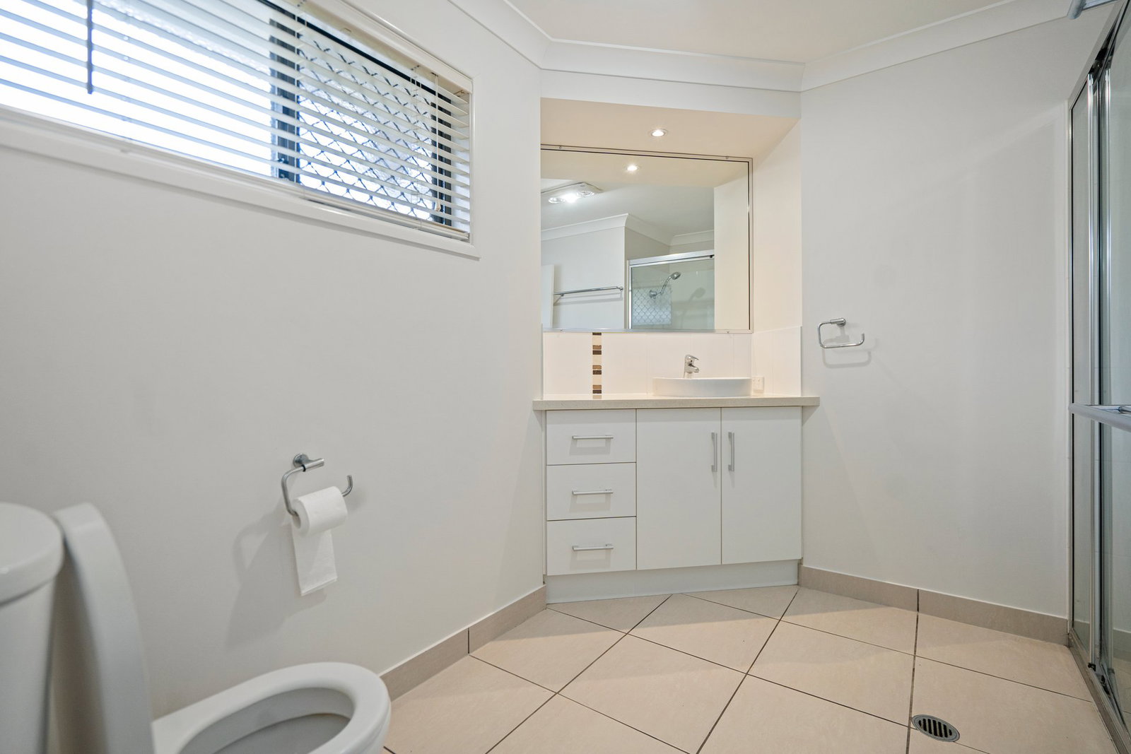 19 Green Avenue, Branyan  QLD  4670