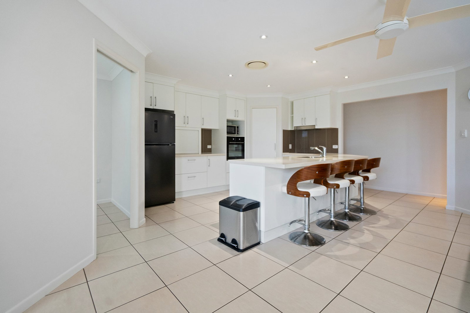 19 Green Avenue, Branyan  QLD  4670