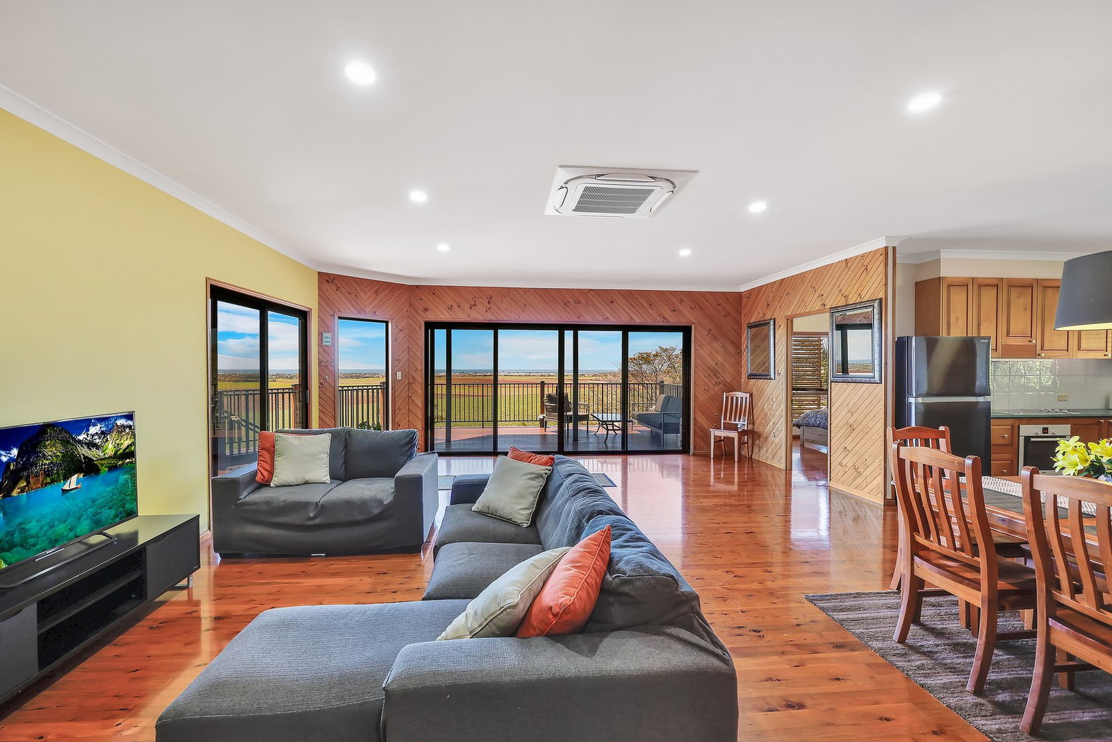 56 Rehbein Avenue, Qunaba  QLD  4670