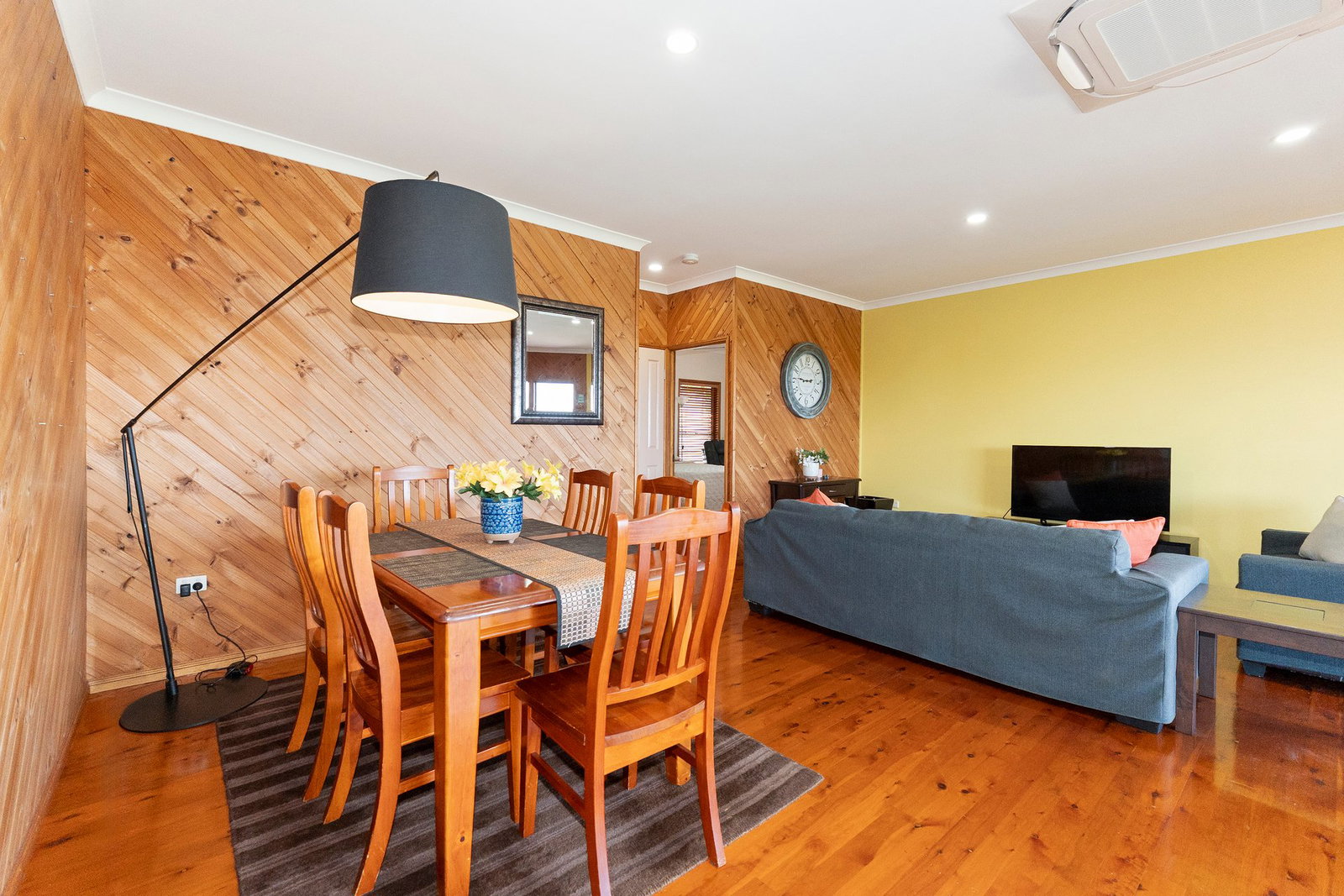 56 Rehbein Avenue, Qunaba  QLD  4670