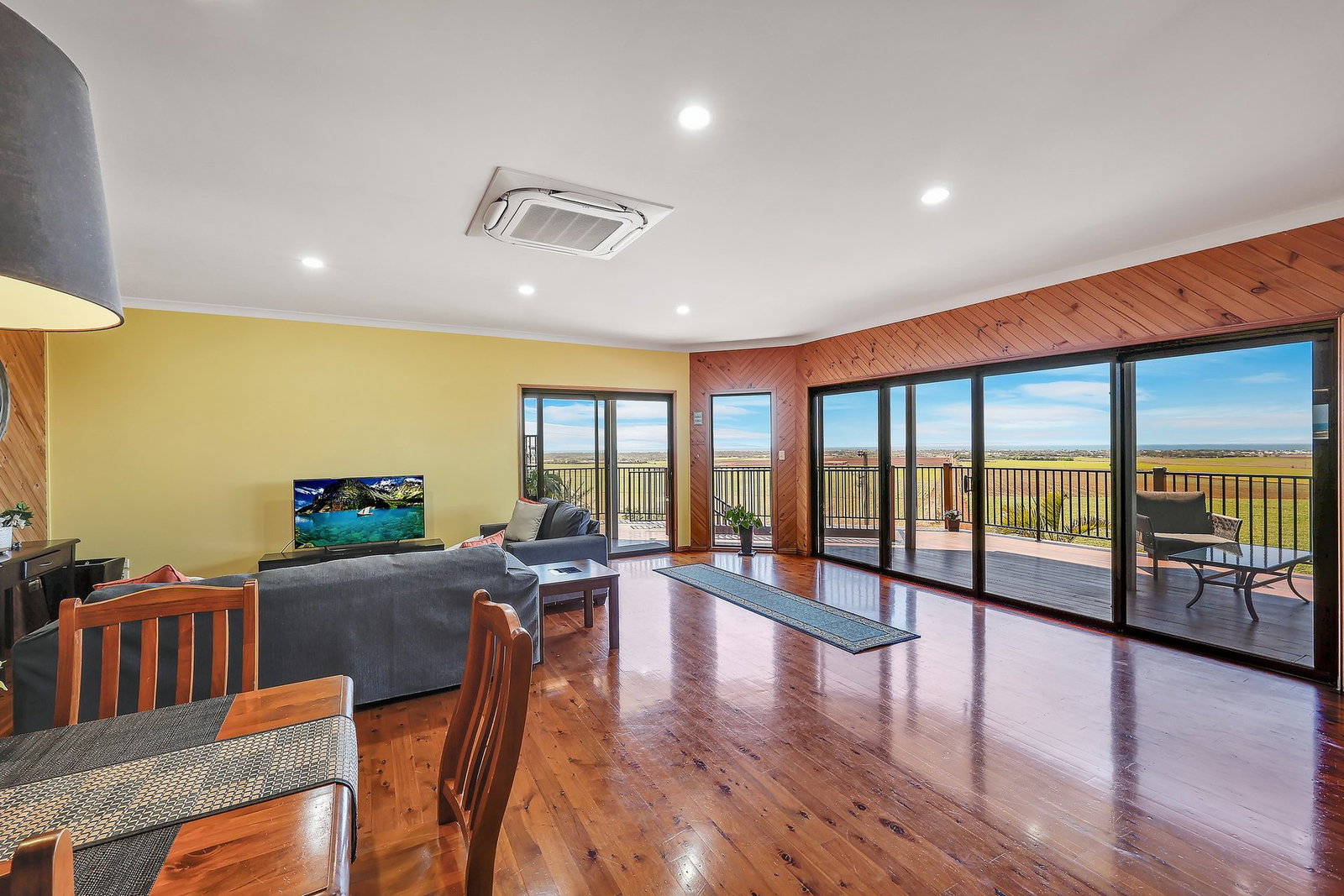 56 Rehbein Avenue, Qunaba  QLD  4670