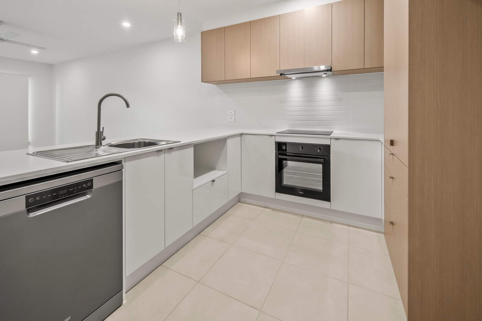 1/20 Bottlebrush Crescent, Branyan  QLD  4670