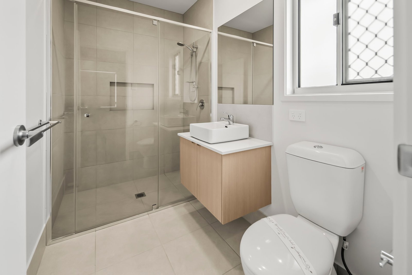 1/20 Bottlebrush Crescent, Branyan  QLD  4670