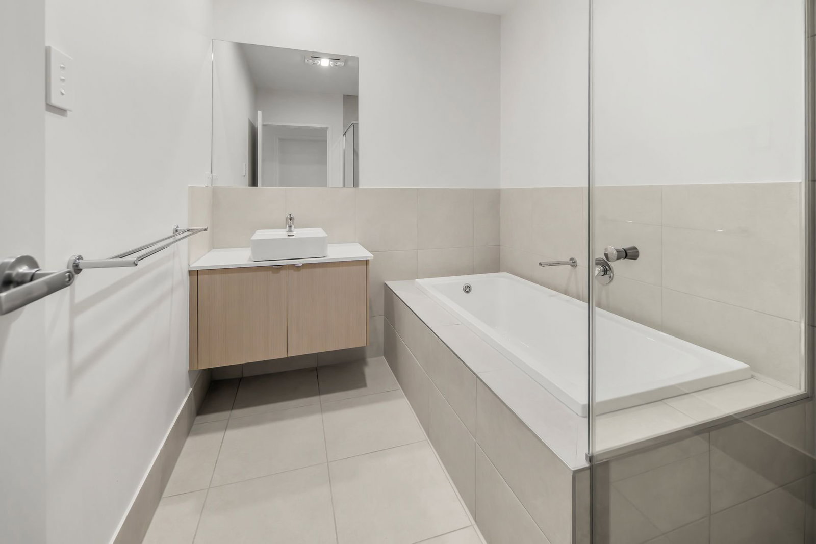 1/20 Bottlebrush Crescent, Branyan  QLD  4670