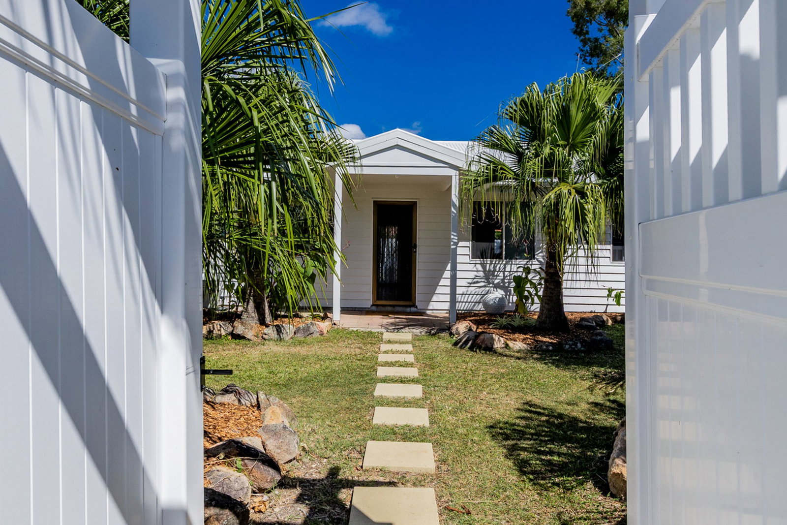 21 Captain Cook Drive, Agnes Water  QLD  4677