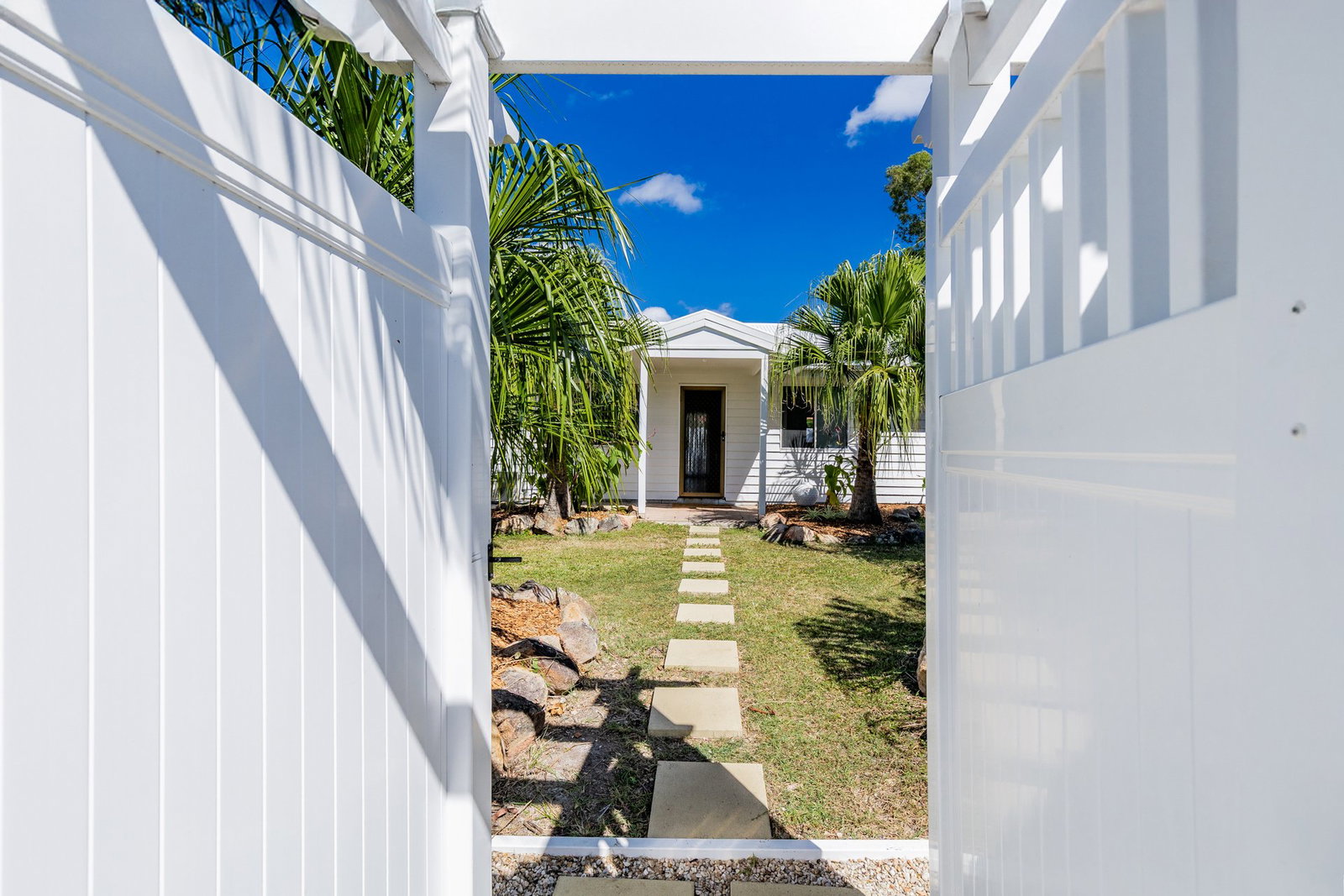 21 Captain Cook Drive, Agnes Water  QLD  4677