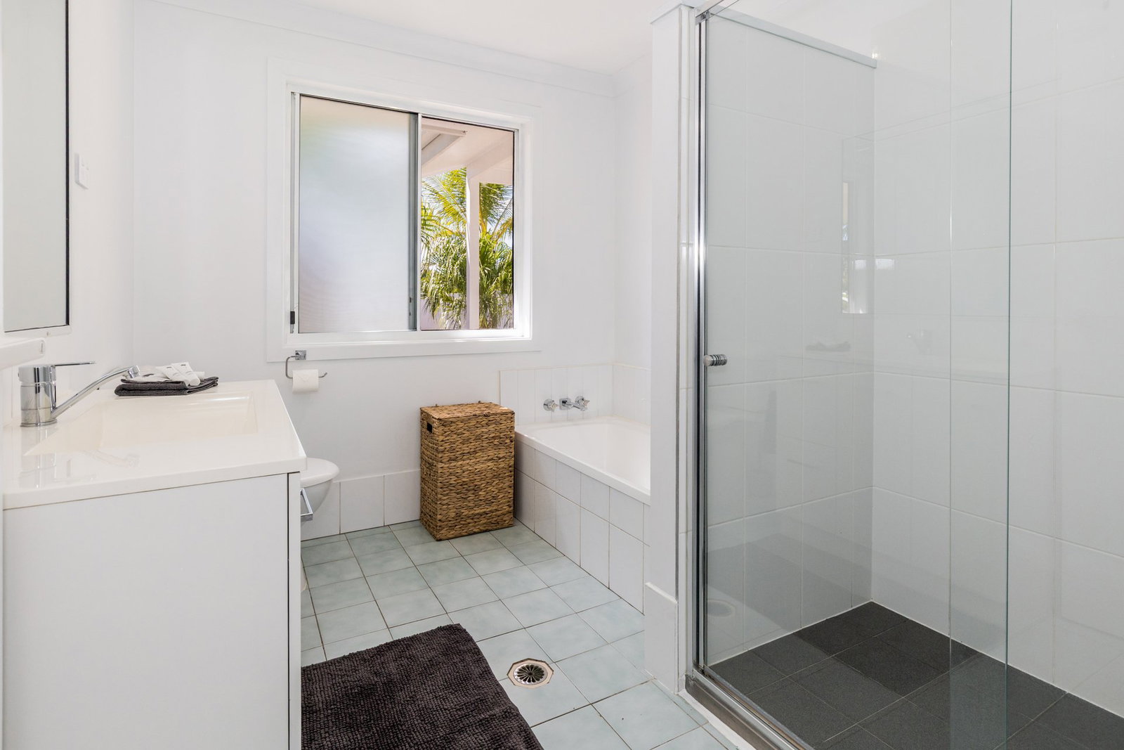 21 Captain Cook Drive, Agnes Water  QLD  4677