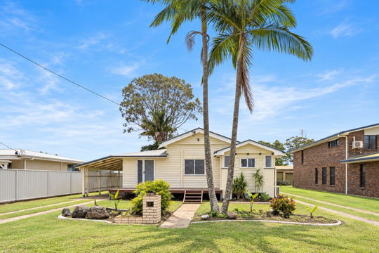 9 Lovers Walk, Thabeban  QLD  4670