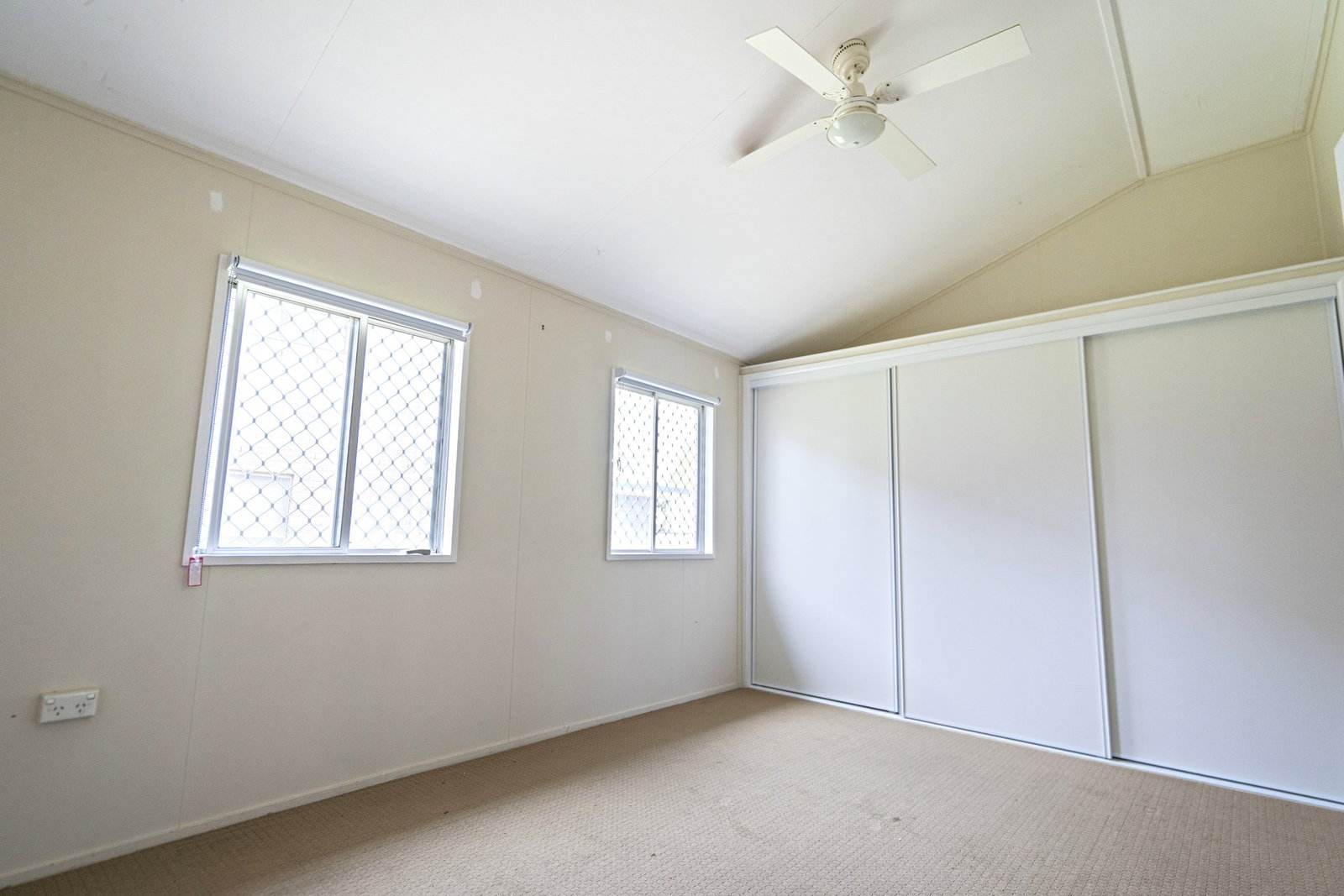 9 Lovers Walk, Thabeban  QLD  4670
