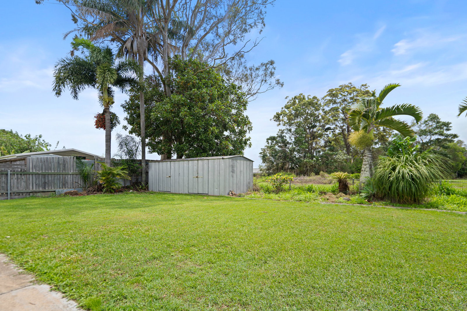 9 Lovers Walk, Thabeban  QLD  4670