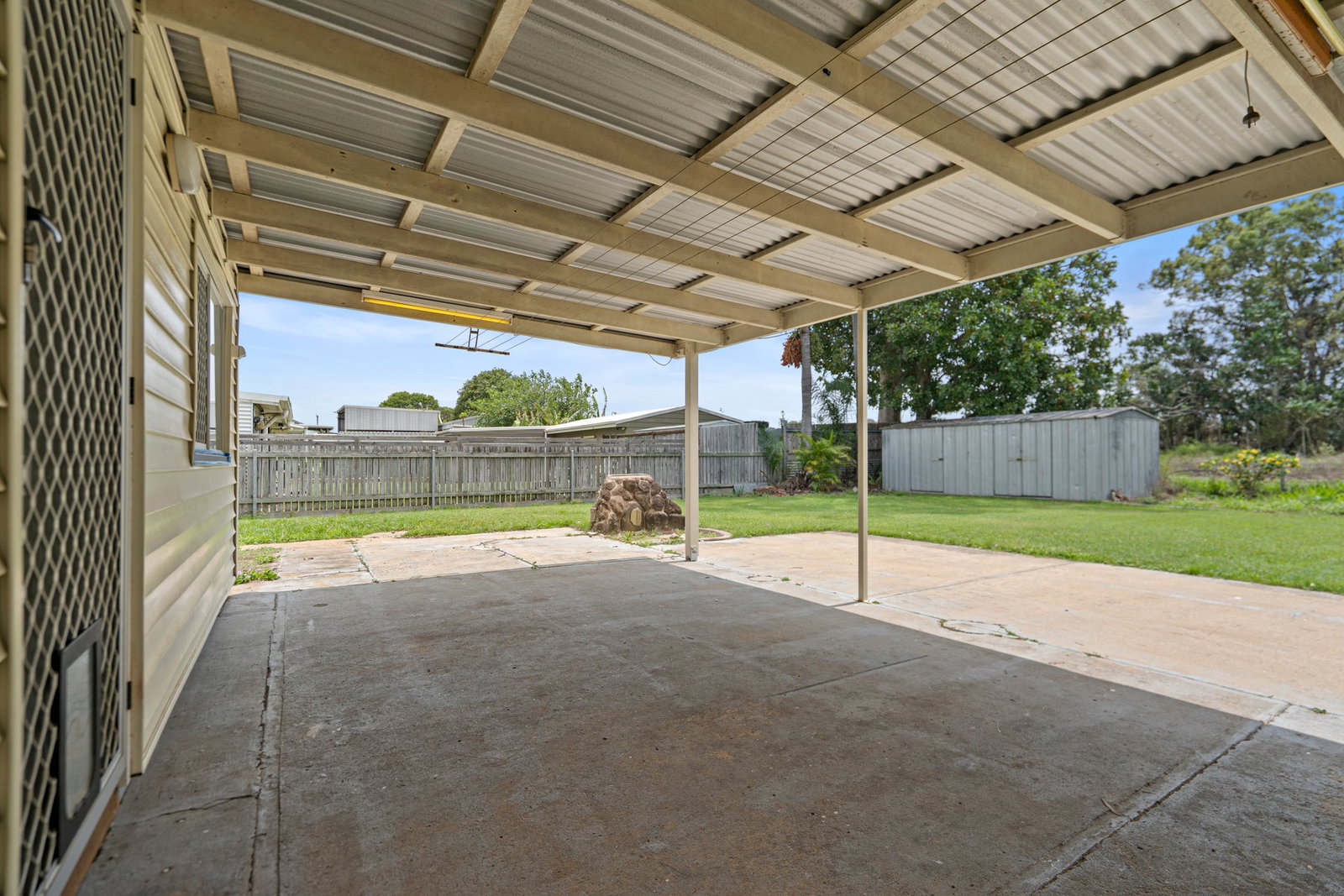 9 Lovers Walk, Thabeban  QLD  4670