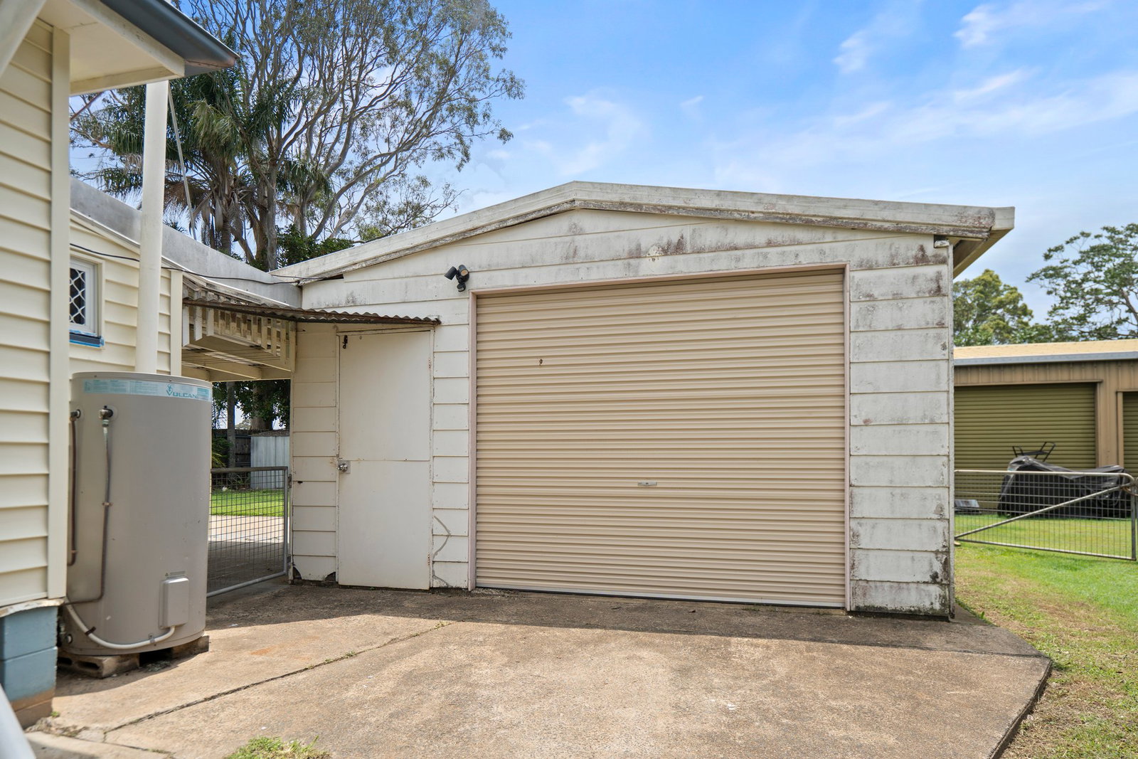 9 Lovers Walk, Thabeban  QLD  4670