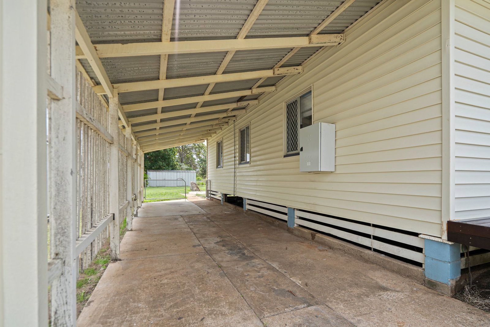 9 Lovers Walk, Thabeban  QLD  4670