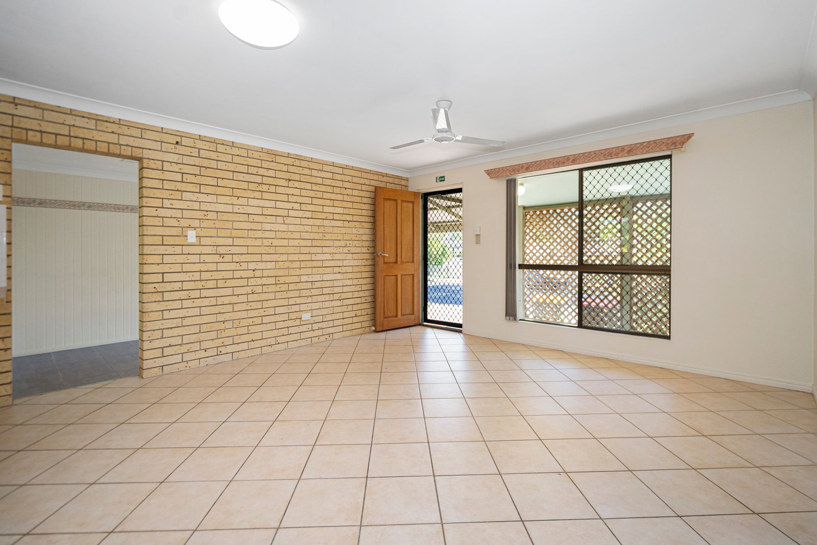 1/12 Scott Street, Millbank  QLD  4670