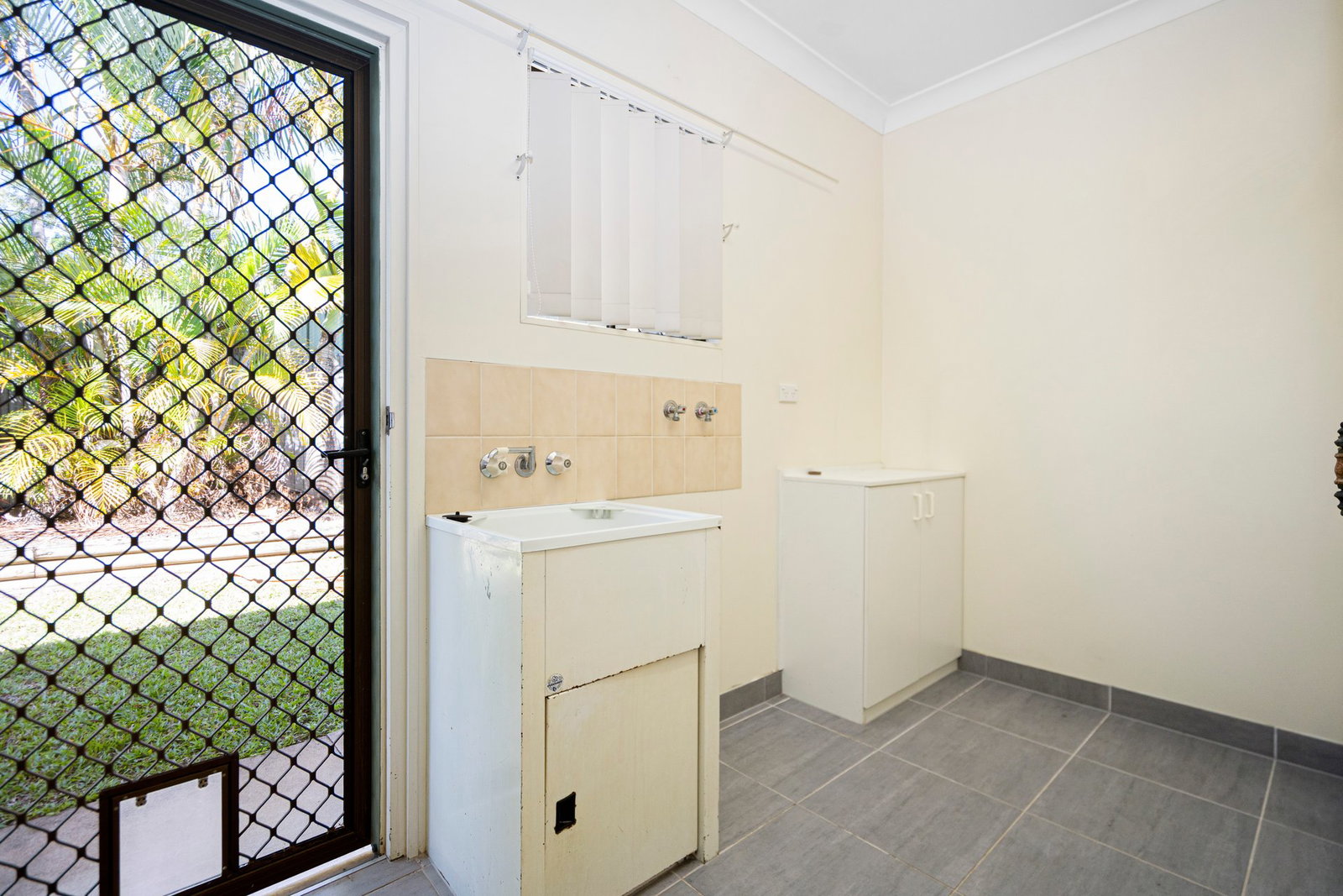 1/12 Scott Street, Millbank  QLD  4670
