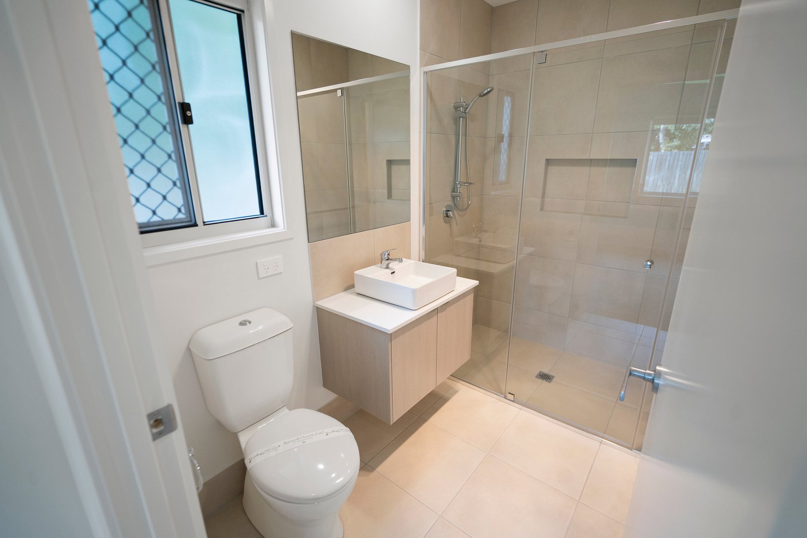 U2/43a Powers Street, Bundaberg West  QLD  4670
